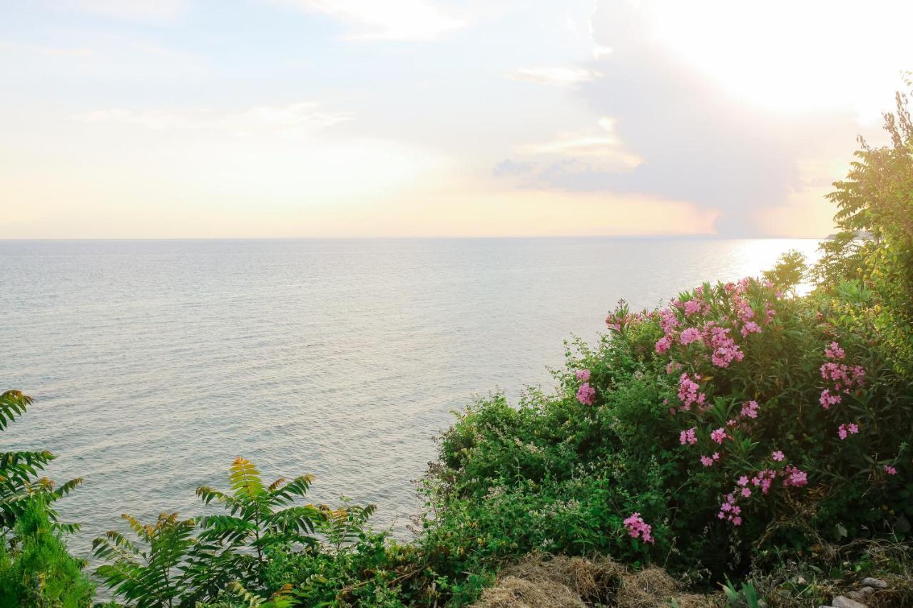Roa Seaside Apartments Vergia エクステリア 写真